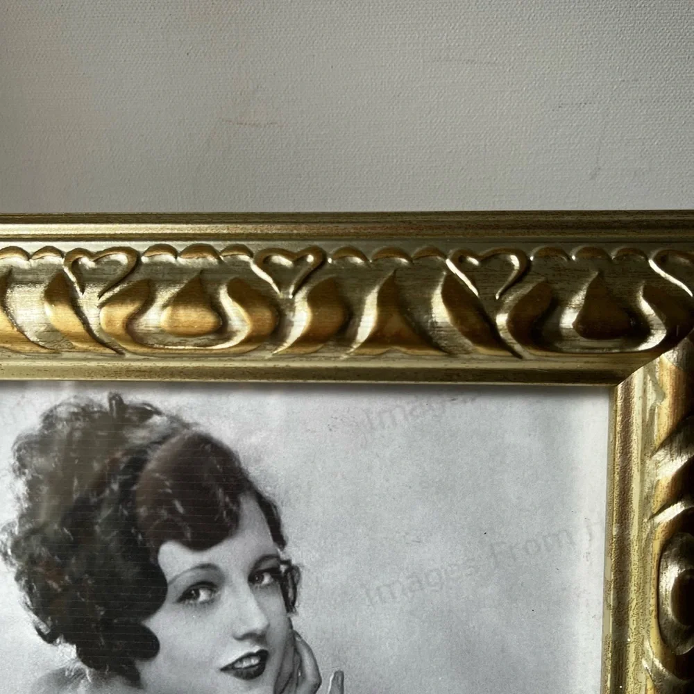 Vintage Gold ornate frame for 8”x10” photo. Vintage